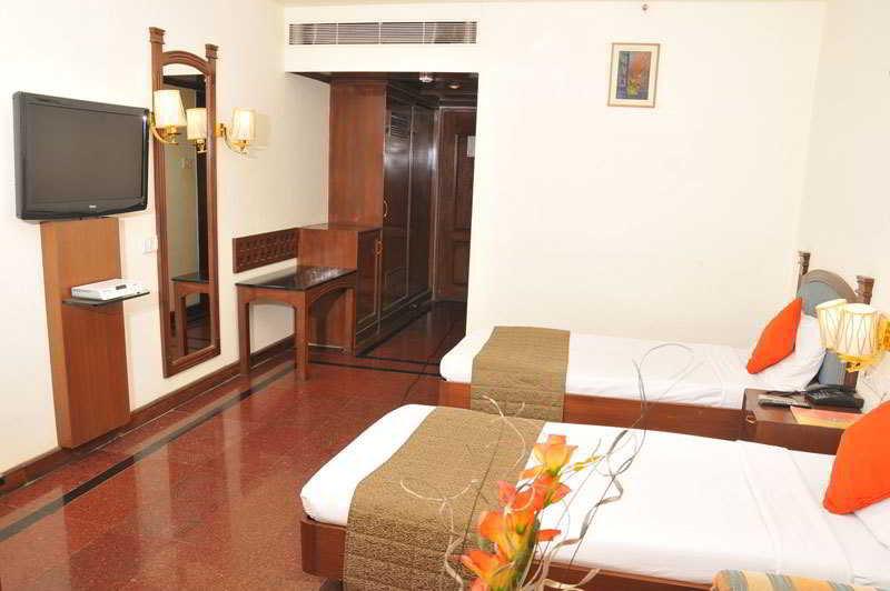 Simsan Hotel Chennai Extérieur photo
